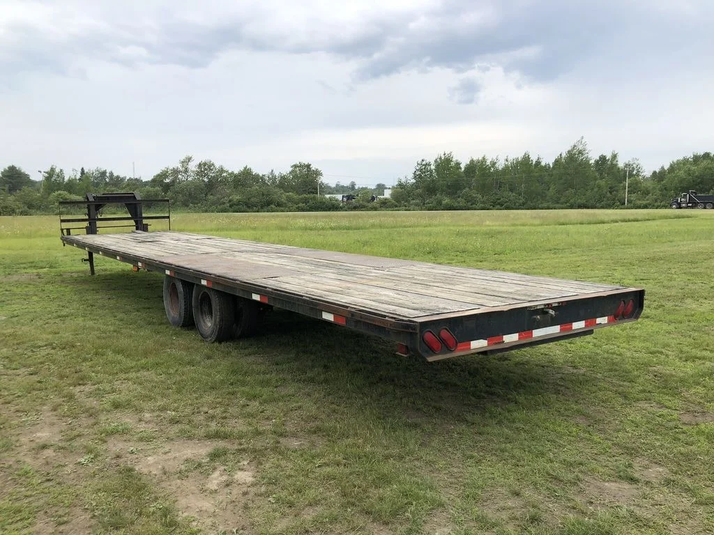 2002 Kaufman Trailers 101X40 Gooseneck Equipment Trailer w/Toolbox - Image 3