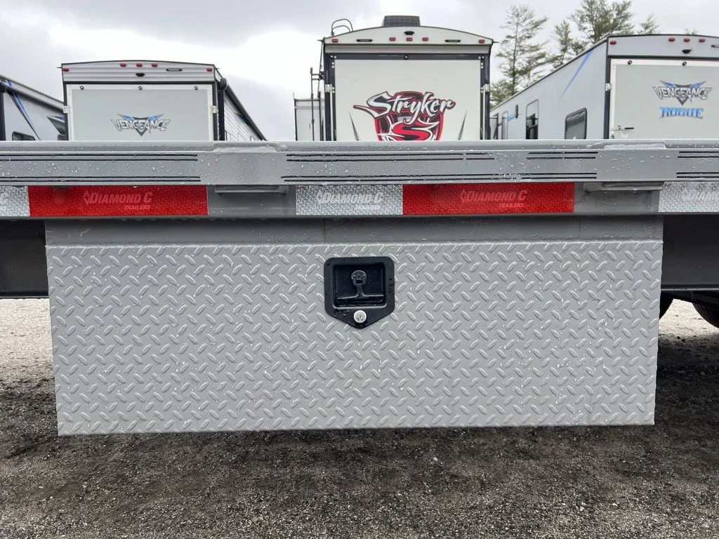 2024 Diamond C 8.5×20 20K Deckover Equipment Trailer w/ 72” Flip-Knee Ramps - Image 4