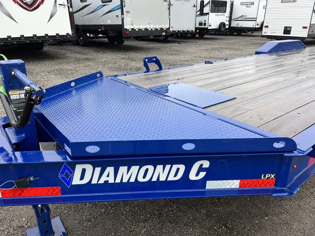 2022 Diamond C 7×24 20K Low Profile Equipment Trailer w/Max Ramps - Image 10